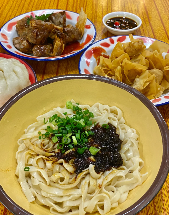 地元の先住民族のスナックは午前 2 時まで営業しています🥬