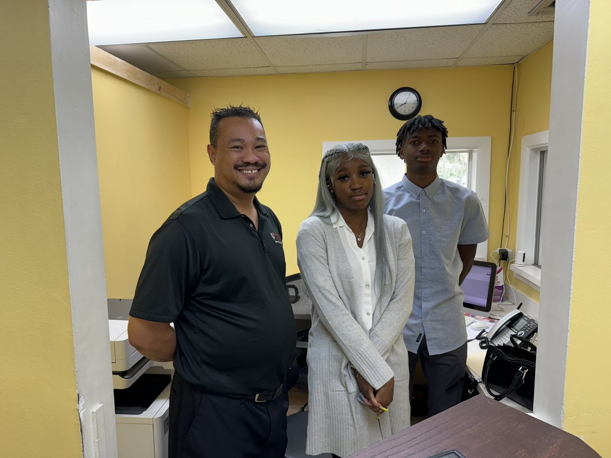 mlecITacad's tweet image. The power of Internships! From hospitality/tourism, IT, health, business, engineering, finance, and more, our interns are learning, growing and gaining experiences from the best! @CTEMiami @drldiaz @NAFMiami @NAFCareerAcads