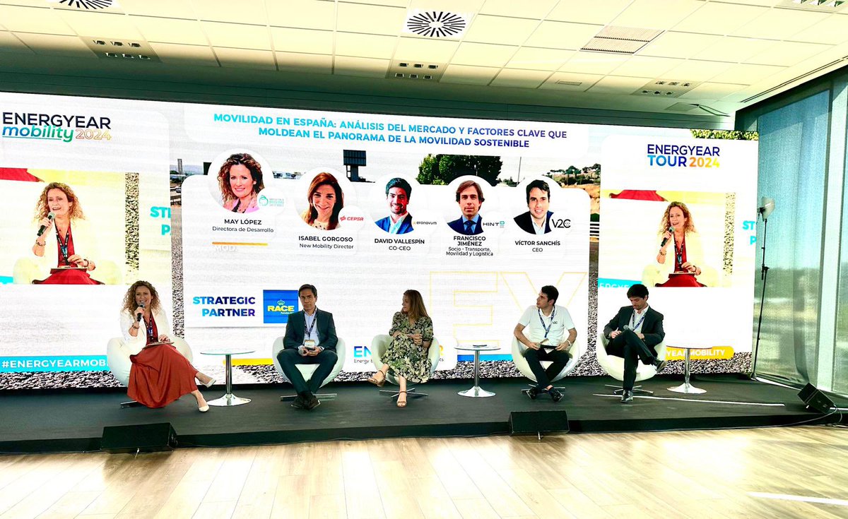 PlataformaEMS's tweet image. Hoy hemos estado en #EnergyearMobility 🚗🍃, en @Circuito_Jarama, moderando la mesa “Movilidad en España: análisis del mercado y factores clave que moldean el panorama de la movilidad sostenible”.

¡Gracias por contar con nosotros!

#Energyear #Mobility #MovilidadSostenible