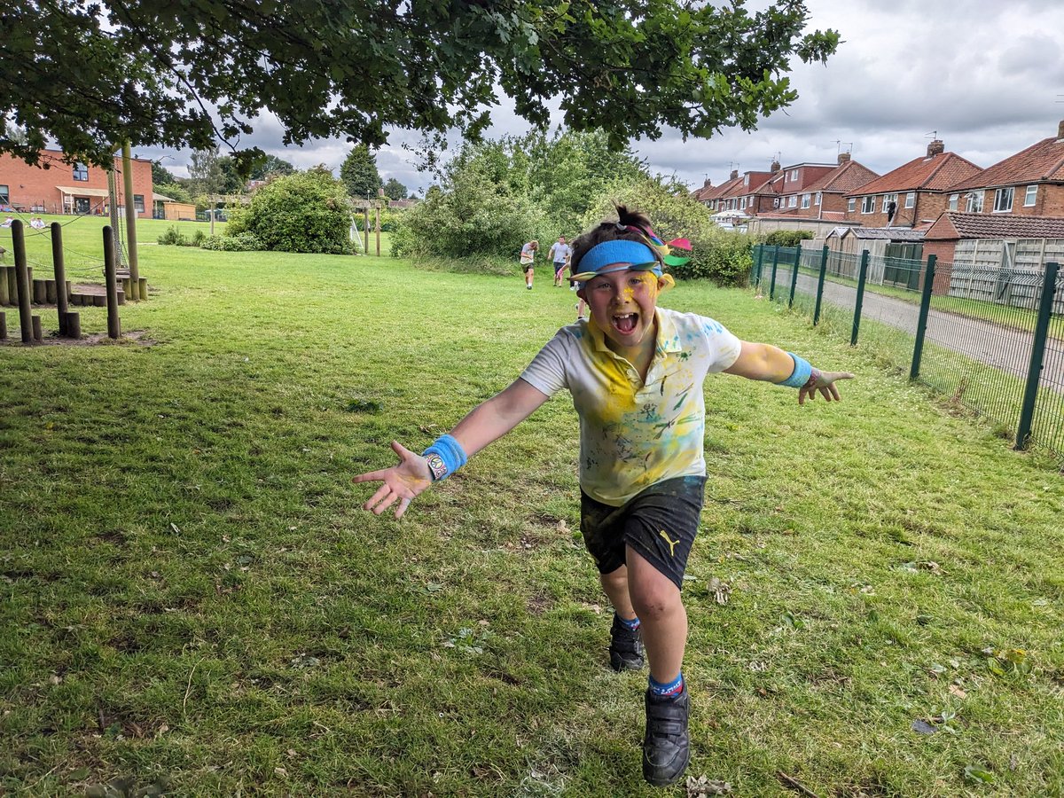 CarrJuniorYork's tweet photo. Rainbow Run 🌈 #happy #carrstars #shinefest https://t.co/NTCJ69g2Fd