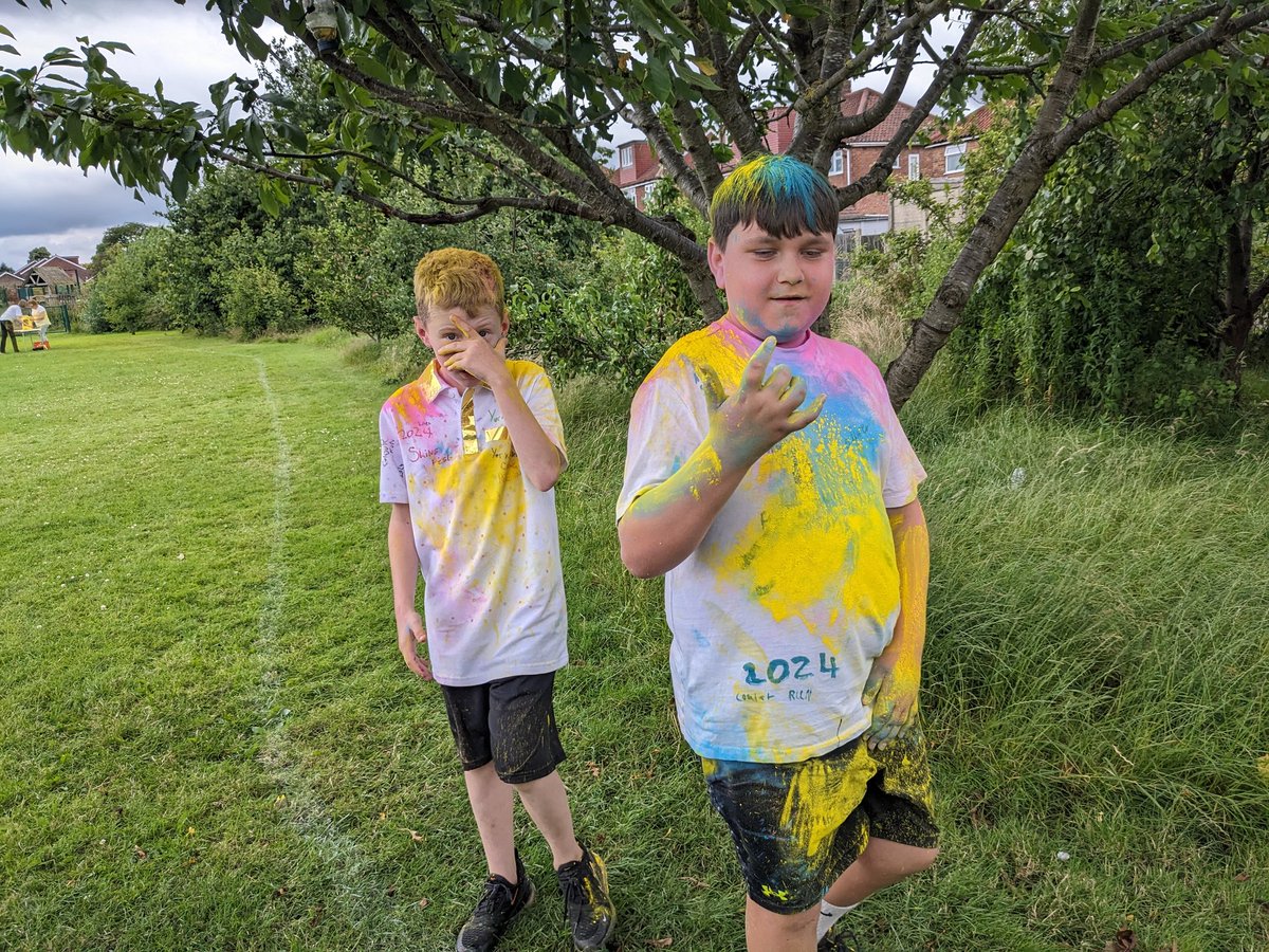 CarrJuniorYork's tweet photo. Rainbow Run 🌈 #happy #carrstars #shinefest https://t.co/NTCJ69g2Fd