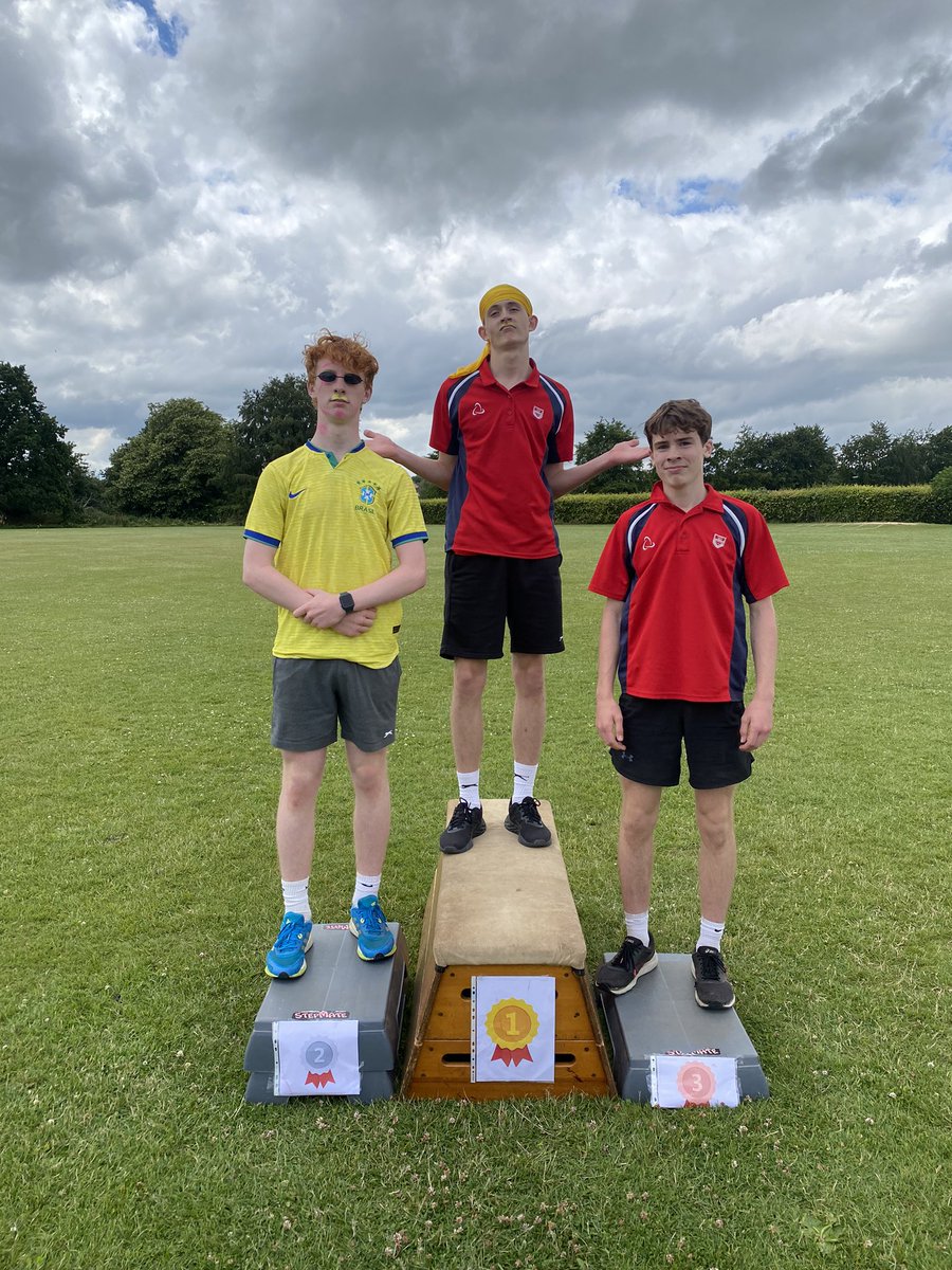 Our yr 10 finalists for 400m !!