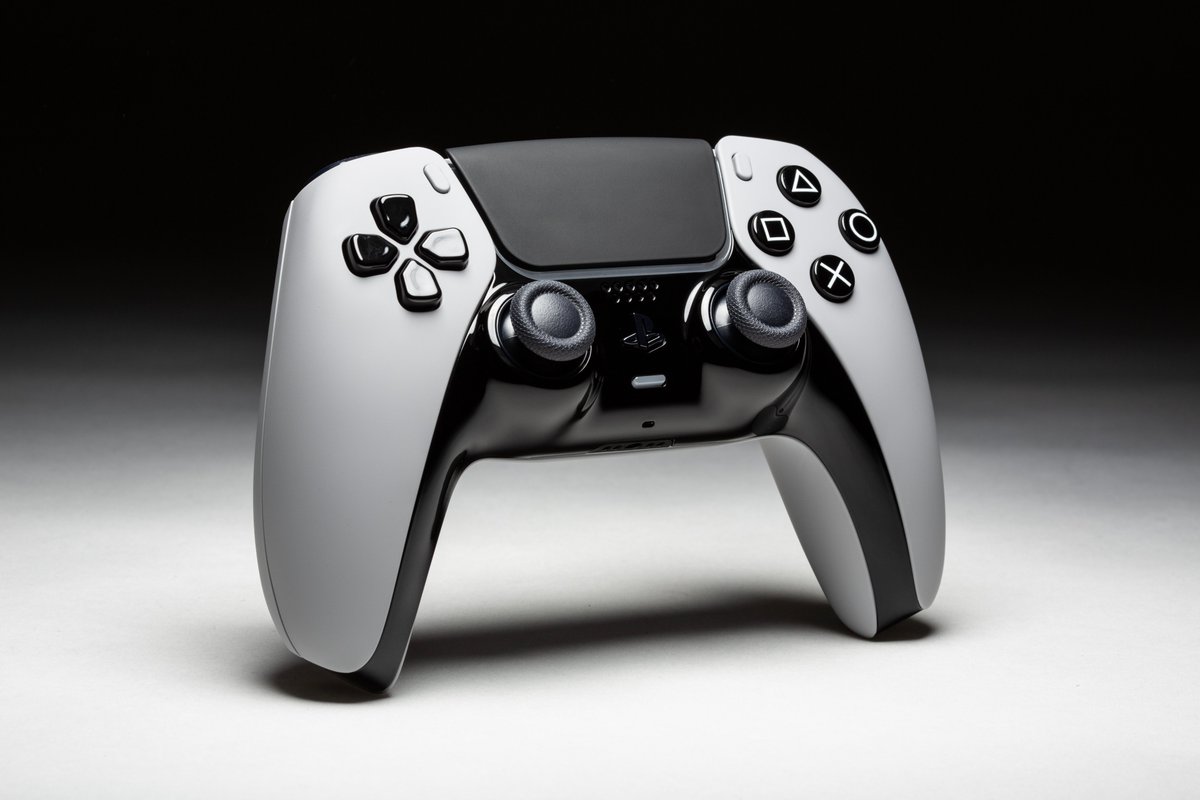ColorWare's tweet photo. Retro Light Grey + Jet Black! #ColorWare #PS5 #DesignedByYou https://t.co/WOhOyi452D