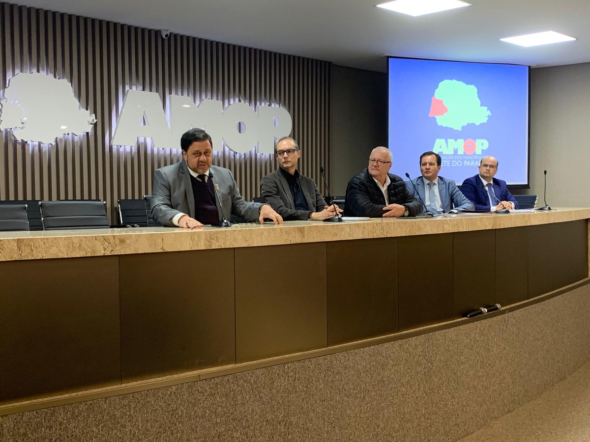 jornaldooeste's tweet image. Amop promove palestras sobre legislação eleitoral e comunicação

📸 Divulgação

🌐 Leia a matéria em jornaldooeste.com.br/amop-palestras…

#amop #paraná #oestepr #eleiçõesmuniciapis