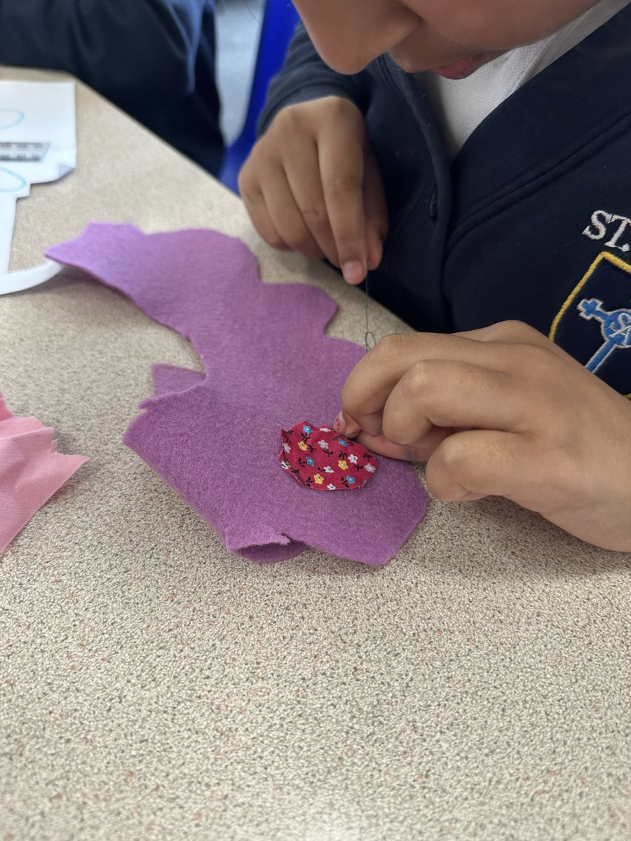 MissAustick's tweet photo. Some fantastic sewing in Year 3 today. Can’t wait to see the final Egyptian collars!! @stanneskly https://t.co/aPNbjsmSp6
