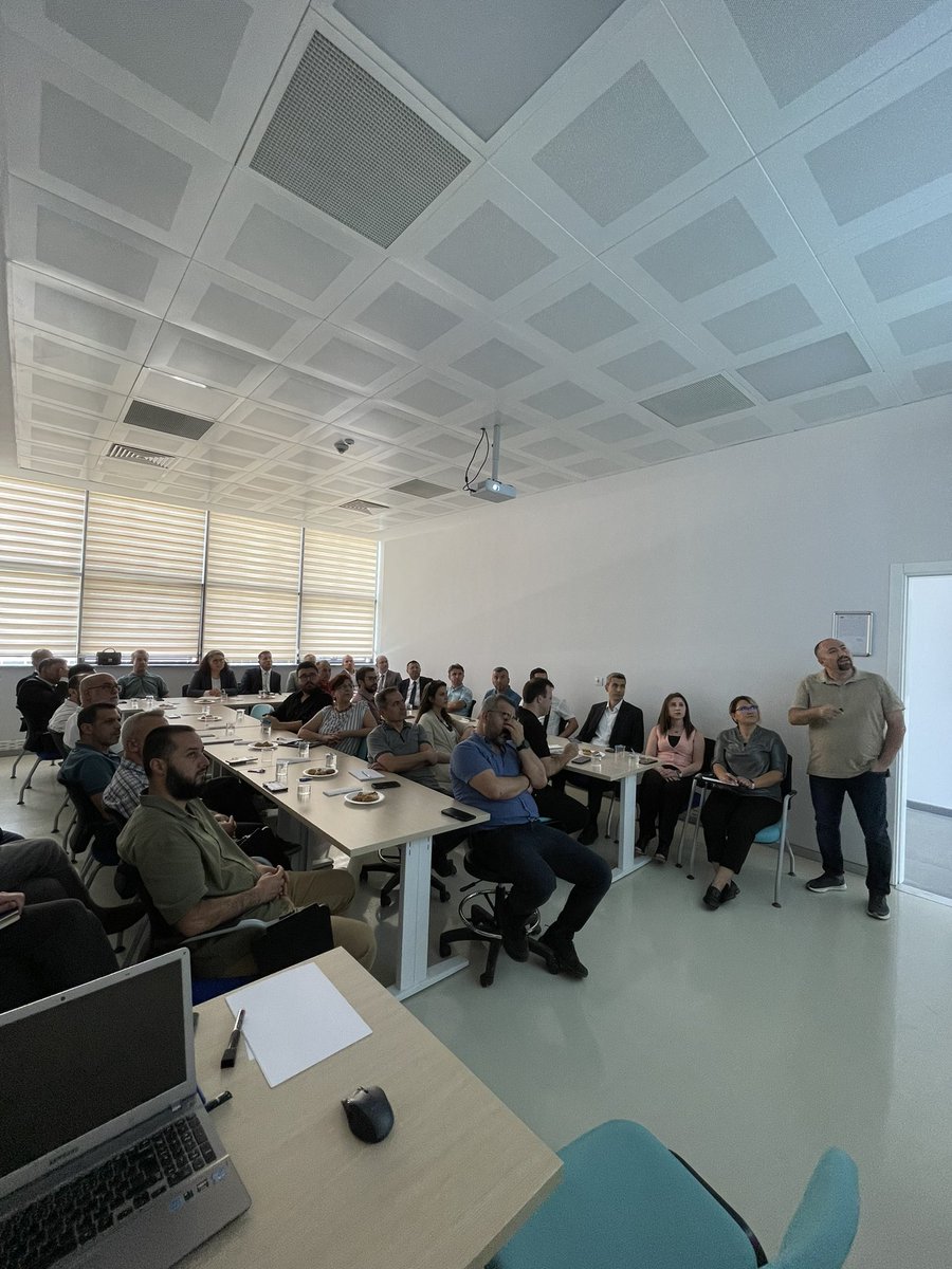 neubitam's tweet photo. ASELSAN Akademik İşbirliği Direktörü Prof. Dr. Abdurrahman AKYOL ve beraberindeki heyet, BİTAM'ı ziyaret etti.
@CemZorlu 
@NEUniversitesi
@ErciFatih https://t.co/wi3BHq1g5h