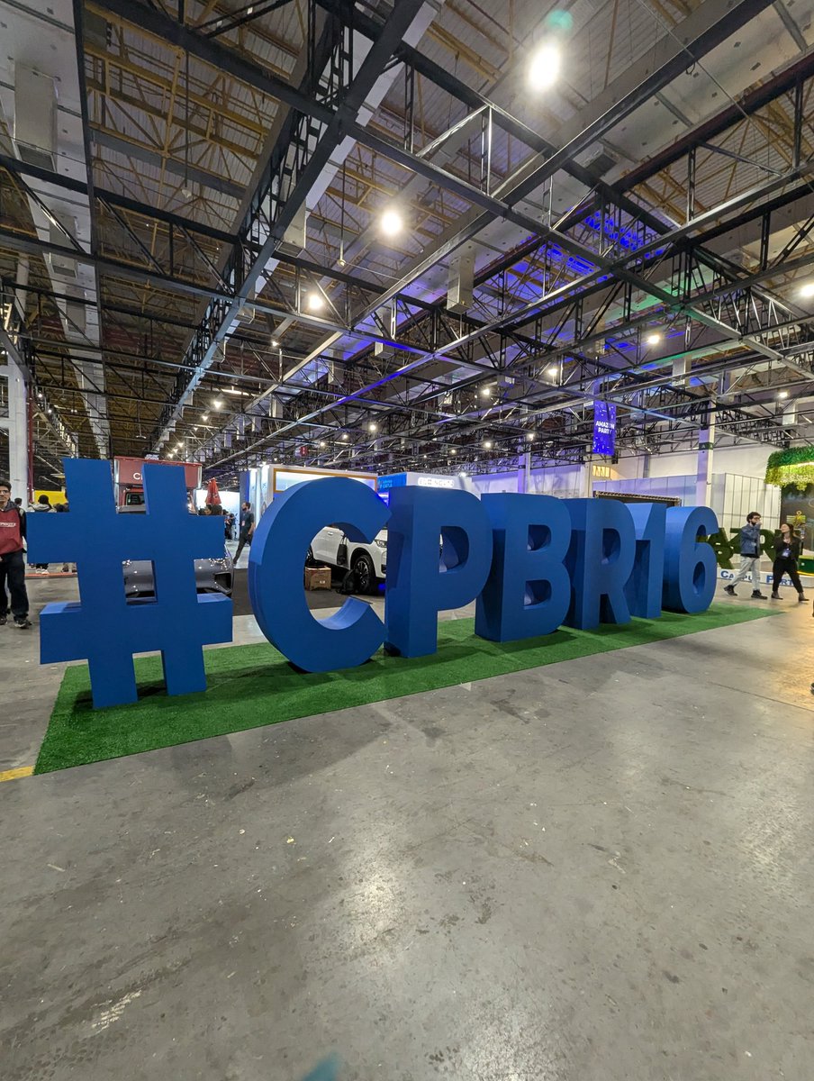 E cheguei aqui na <a href="/CampusPartyBRA/">Campus Party Brasil</a> 
Vou palestrar às 17h10 no Palco Dev, dando dicas sobre carreira internacional!! Bora lá?
E quer saber de vagas? Me chama ou segue lá a <a href="/TeamIt_Inc/">Teamit Inc.</a>