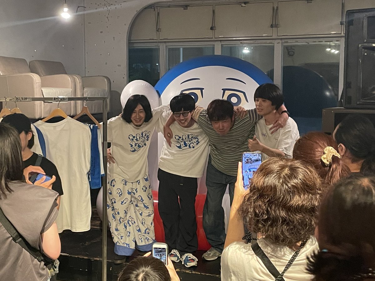 mitsuimitsuo_m's tweet photo. group_inou &amp; パソコン音楽クラブ@恵比寿リキッドルーム

個人的ハイライト3点

・HEART
・HAPPENING
・パ音の西山君がimaiさんの再始動トリガーを引いたかもしれないというMC

祝復活！
とにかくファンの皆が待ってた！
というフロアのテンションがヤバかった

パソコン音楽クラブもハンパないね！ https://t.co/x3RpUYWhXr