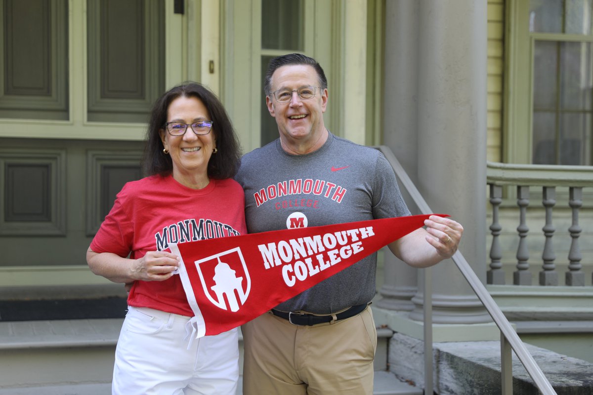 Monmouth College tweet media