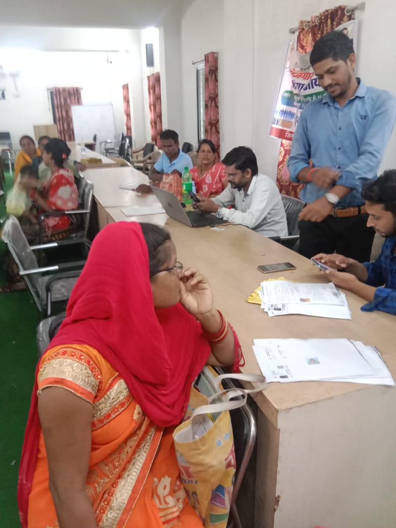 SBMChhattisgarh's tweet photo. #Labour_Registration_Camp started under Swachh Bharat Mission Gramin @Janjgirchampa District for Swachhagrahi #Goodstep #Innovation
@vijaysharmacg @mahajan_vini @swachhbharat @IASTripathiCG https://t.co/pA9aLyfj8I