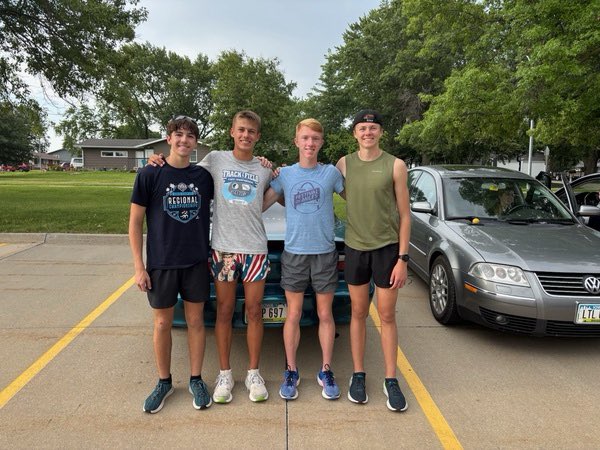 Pella Cross Country tweet media