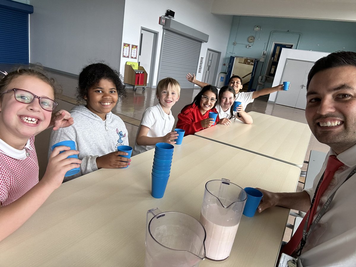 RinglandPrimary's tweet photo. Enjoying milkshake with some of the children who have earned 2500 dojos this year! Mr Prewett loves a strawberry milkshake so is thrilled to have company to enjoy it! 🥛 🍓 🍫 😎 https://t.co/rP89NdcbDy