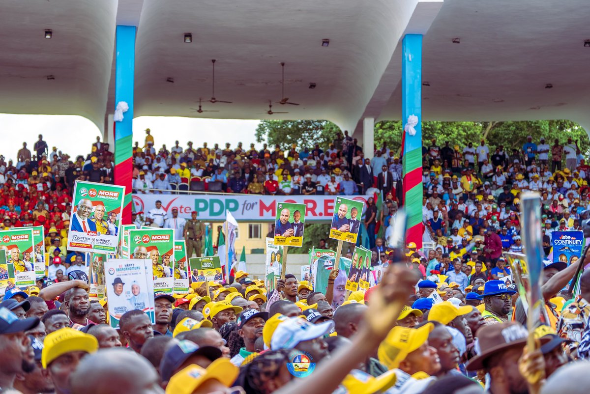 MOREFORDELTA's tweet photo. PDP Mega Rally in Asaba Draws Massive Crowd for State LGA Election Campaign.
Showcasing strong party unity and anticipation for the State LGA election.
#morefordelta
#advancingdelta
#opportunityforall
#SheriffOborevwori https://t.co/r8utgo2ouJ