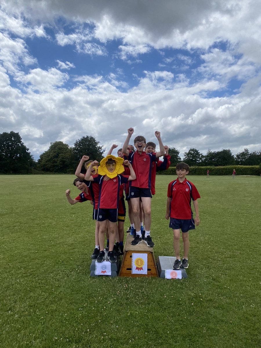 Yr 7 Freestoners smashing the relay! #FreestonesOnFire