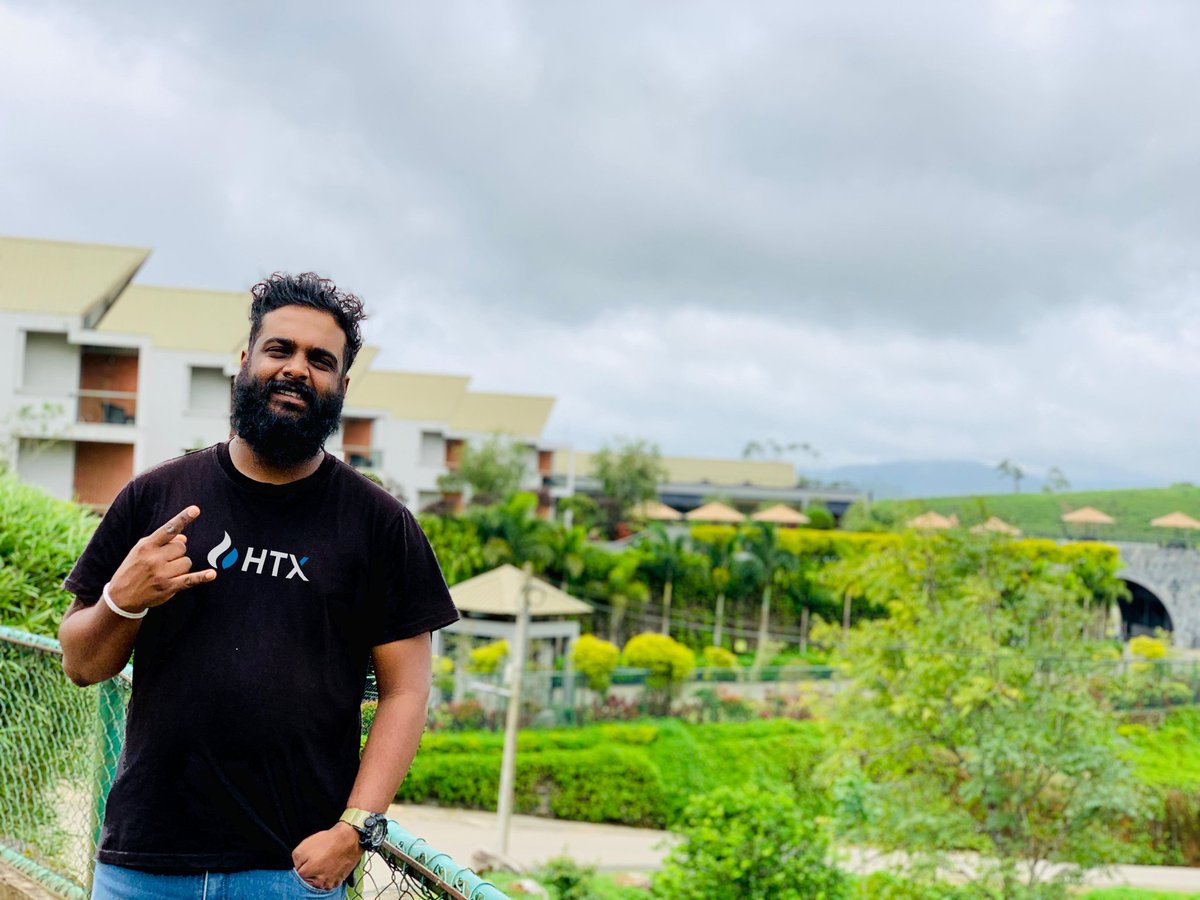Laiya007's tweet photo. @HTXCommunity @HTX_Global The bees learn where they live by landmarks. If they're moved within their home range, they get confused.❤️❤️❤️
@GParanavithana1 @SupunChalu143 @ERABOY750 guys try this...
❤️❤️🌏🌏❤️❤️
#HTX_merch #Landmark #HTX https://t.co/5Zj1yp9lSK