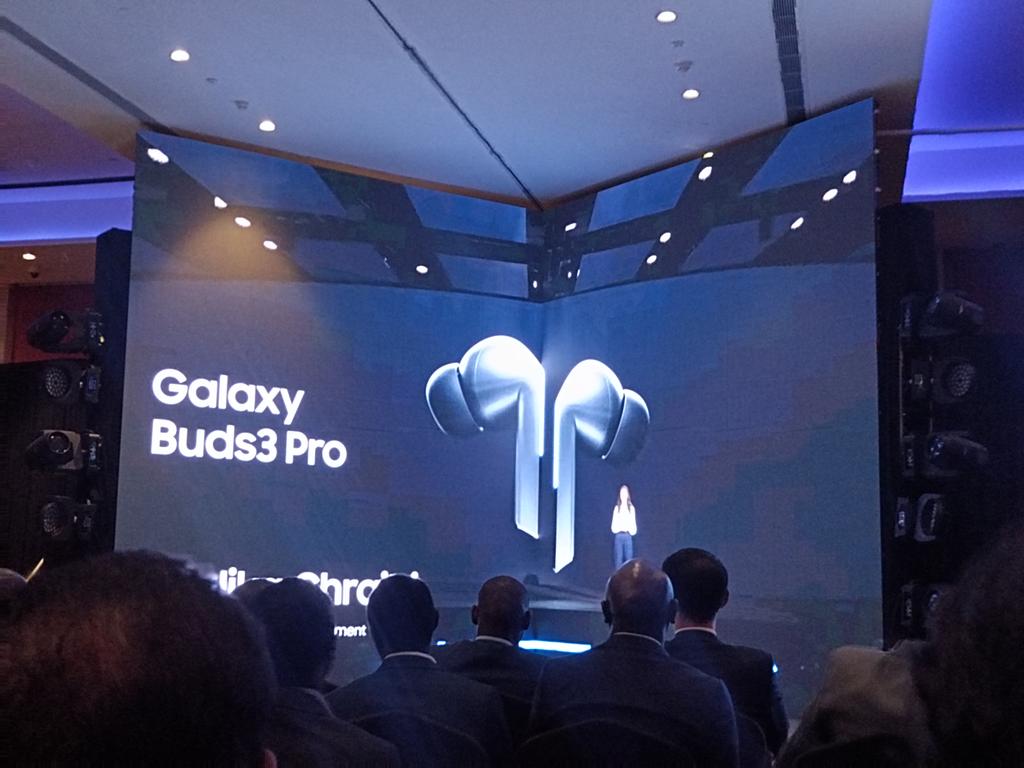 techEDAfrica_'s tweet photo. @SamsungMobileKE And now, the Galaxy Buds 3 pro
#Galaxybuds3pro #GalaxyUnpacked https://t.co/rZabX5YymI