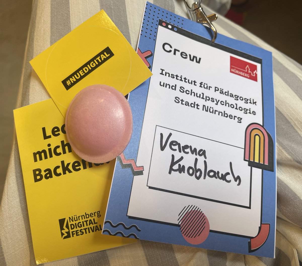VerenaKnoblauch's tweet photo. #nuedigital

Barcamp mit KI und Brauseufo am @IPSN_Nuernberg  😊 https://t.co/IMR2K3KsBk