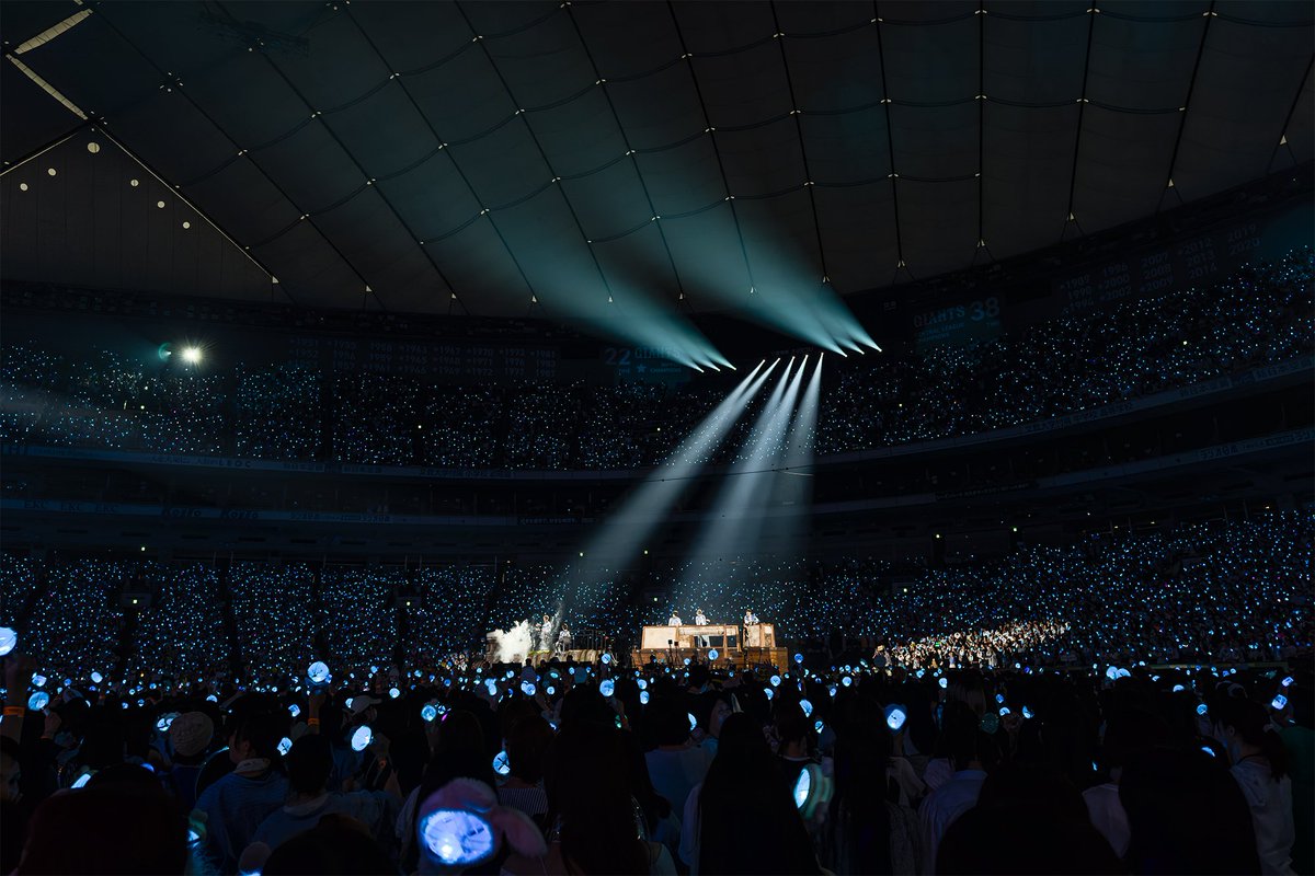 YAWWZNAY's tweet photo. TOMORROW X TOGETHER WORLD TOUR <ACT : PROMISE> IN JAPAN
#TXT 初のドームツアーがついに始まりました👏
MOAのみなさんが照らしてくれたこの約束の場所、とても綺麗でした✨🥰
これからの公演も一緒に盛り上がっていきましょう💙
#TOMORROW_X_TOGETHER #TXT
#ACT_PROMISE   
#TXT_TOUR_ACTPROMISE https://t.co/JJliOndAy6