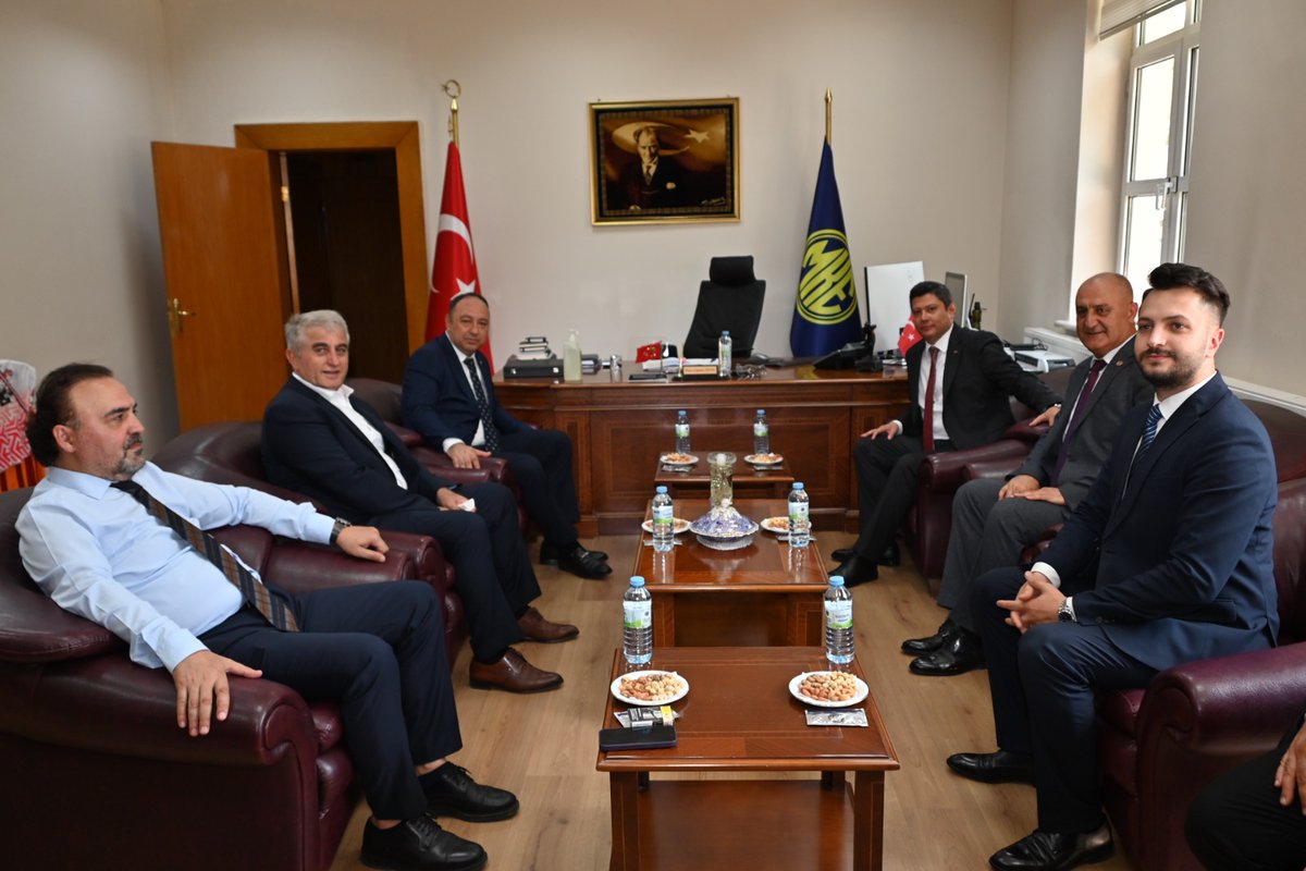 AltundagUysal's tweet image. Mühimmat Fabrikası ziyaretim kapsamında Fabrika Müdürü Çağatay Öncel ile makamında bir araya geldim. Misafirperverliği için kendilerine çok teşekkür ederim.