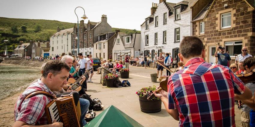 Stonehaven Folk Festival is kicking off today and running the whole weekend! The first event is the Gaitherin' o' Folk at 5pm, Stonehaven Community Centre, followed by a concert featuring Cherish the Ladies, 7.30pm at Stonehaven Town Hall. Have a wonderful time this weekend!