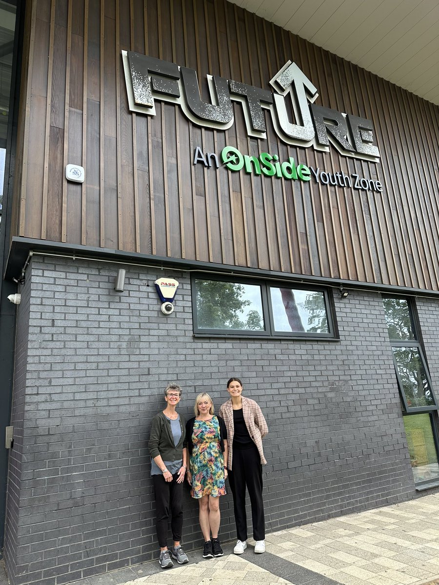 Peeple_Sally's tweet photo. Fabulous morning @OnSideYZ Futures in Dagenham. We loved seeing Peep Learning Together in action in the #BabyZone @Peeple_Diane @PeepleCentre We look forward to working together! https://t.co/iRiPoekDkZ