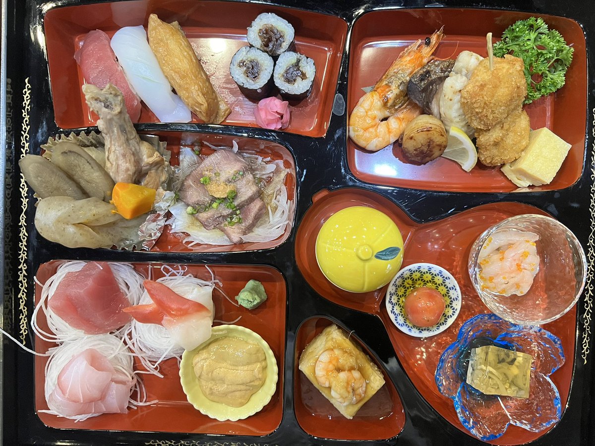 avidsyn's tweet photo. 本日のお弁当🍱(ご飯と味噌汁別盛)と予約のお任せメニューでした。 https://t.co/DXSQSj1xxj