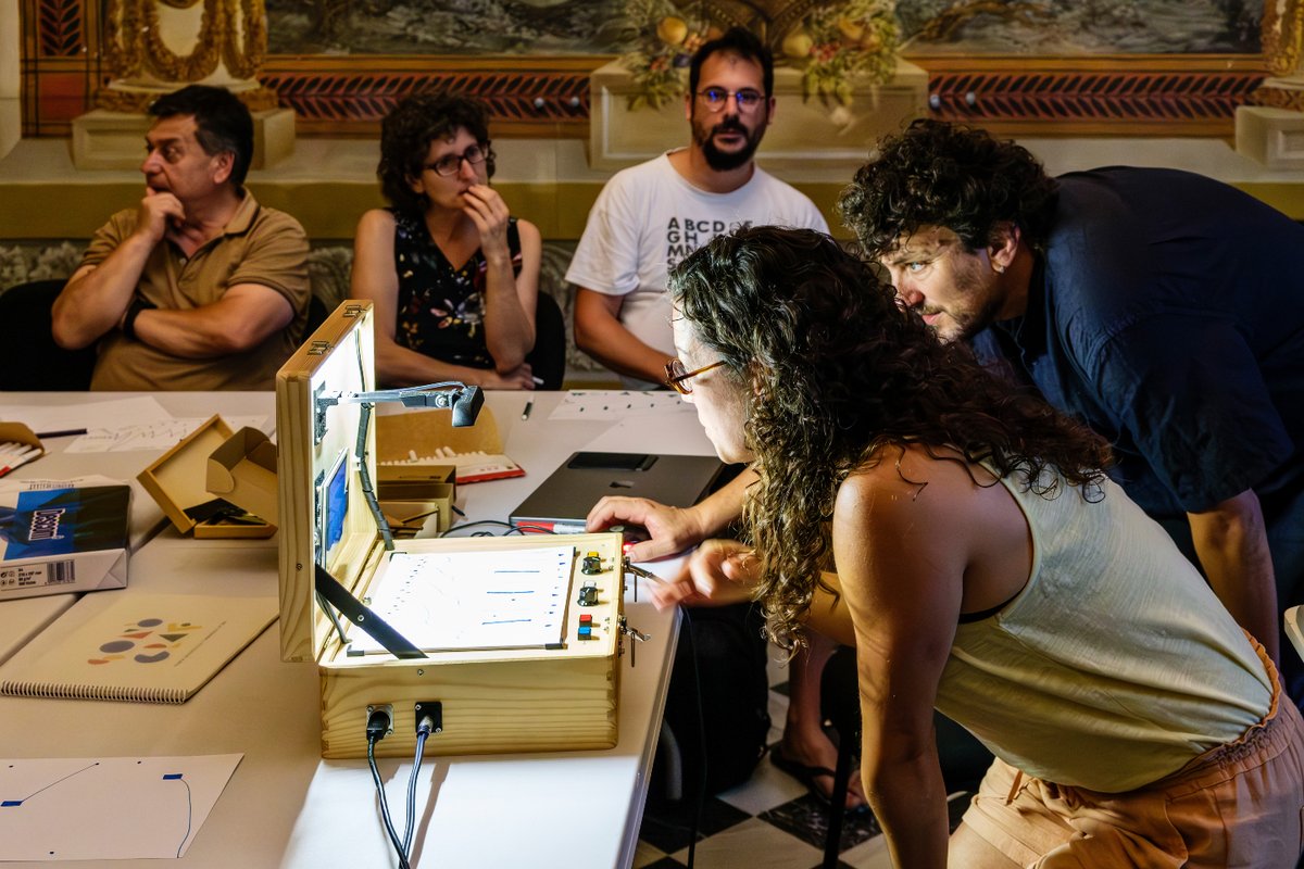 CMTarragona's tweet photo. Al #NotesdEstiu vam conèixer un instrument nou, el Sonògraf, de la mà de @sntvlnv de @PlaymodesStudio.
📸 Abelardo Castellet
@dipta_cat
#70anyscmtarragona #cmtarragona #conservatoritarragona https://t.co/lF2uY0sERS