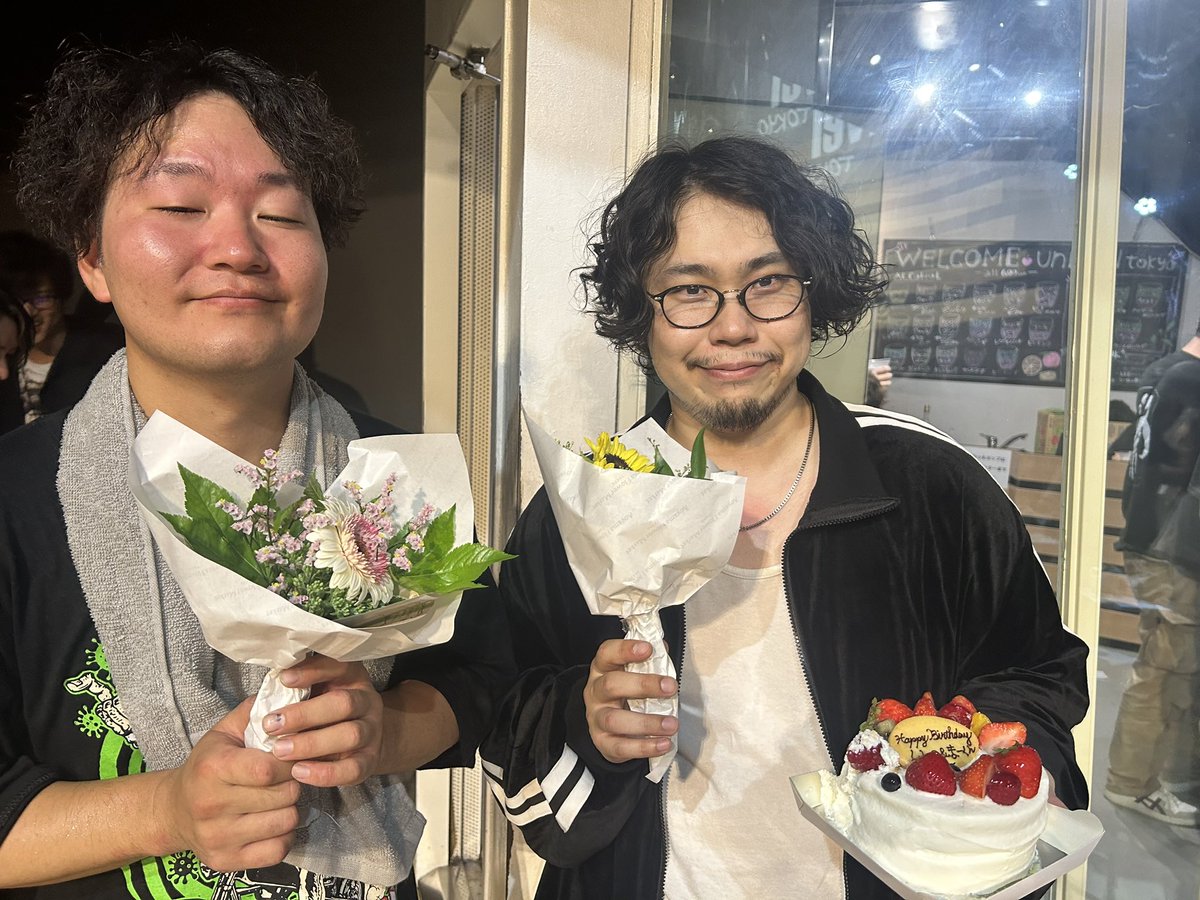 Shin_Nakayama_'s tweet photo. 取り急ぎですが
2024.7.10@六本木unravel tokyo
ありがとうございました🙇
ちょいぶりだったな、また会えたな
元気でやってるか？元気でやってたな
よーく観てくれてたなあなた
よーく観てたよあなたを
また会えるといいな
また会おうな
ケーキもありがとナ
美味かったよ血糖値上げてこ
次の8/31にナ🖐️ https://t.co/dgzdMCCxXV