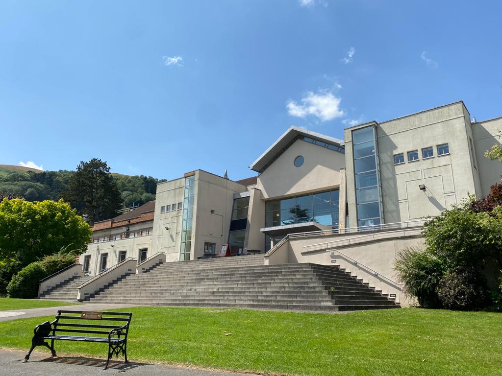 There will be another chance to see the plans for the exciting £20m <a href="/MalvernTheatres/">Malvern Theatres</a> redevelopment at an event next week.
📅 12.30pm-6.30pm on 16 July (presentations and Q &amp;As at 1.30pm/6.30pm)
 📍 Malvern Theatres
Deadline for comments: 26 July 2024. 
💻 malvernhills.gov.uk/about-your-cou…