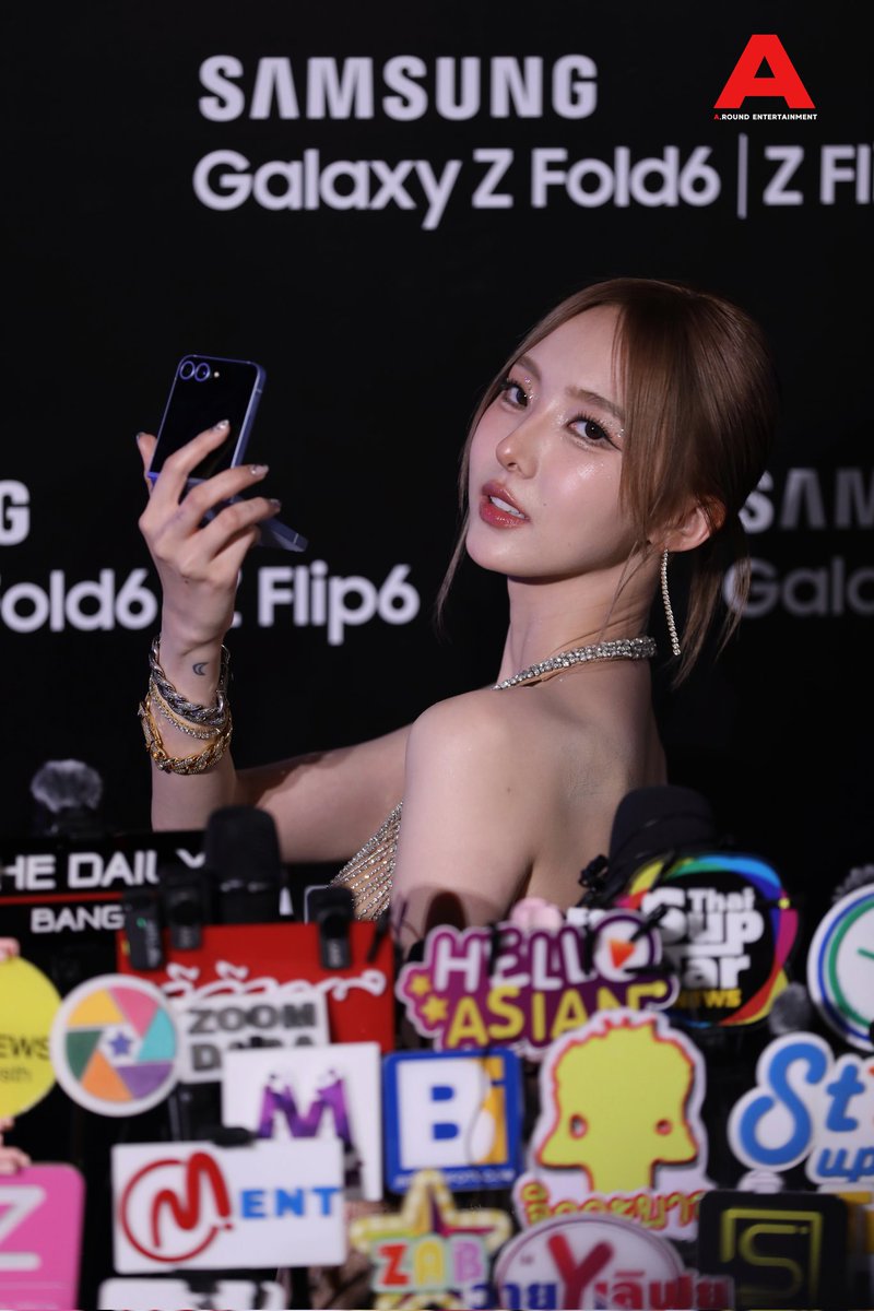 around_ent's tweet photo. “เนเน่ พรนับพัน” ช่วงให้​สัมภาษณ์​ในงานเปิดตัว The new Galaxy ซีรีส์ล่าสุดของ Galaxy Z ในธีม “Unfold Your Story”

#GalaxyZFlip6    #GalaxyZFold6   
#GalaxyAI #คนที่พับ
#SamsungUnpacked    #Samsung
#GalaxyxNene #เนเน่ #nenevader #Nene郑乃馨 #เนเน่พรนับพัน https://t.co/897089eZ5E