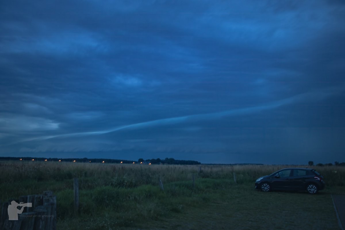 24mattie's tweet photo. Gister geprobeerd wat flitsen op de foto te zetten wel redelijk gelukt

@rtvnoord @Middengroningen @troegwold @NoodweerBenelux @Art_of_thunders #onweer #bliksem #noodweer https://t.co/Q4ZyrymD1K