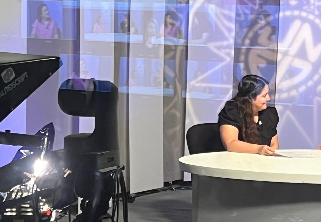Un placer compartir plató con la profesora Laura Guerrero preparando una asignatura apasionante del Grado en Educación infantil: Funciones y competencias docentes de <a href="/EducacionUNED/">Facultad de Educación de la UNED</a> en <a href="/UNED/">UNED</a> Gracias al equipo de  #UNEDMedia por vuestra profesionalidad y buen hacer