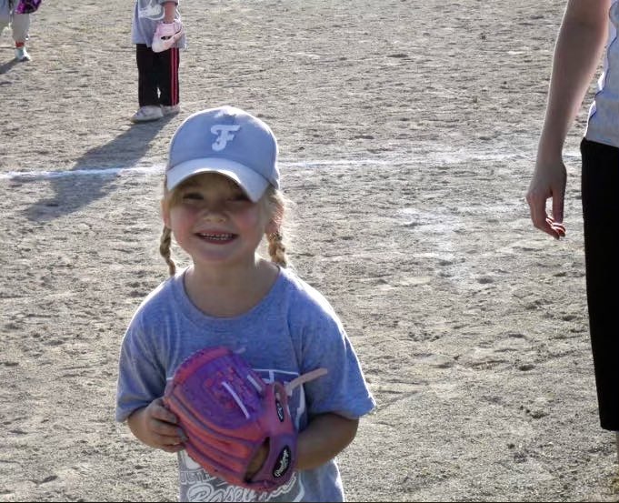 IL_Firecrackers's tweet image. It’s time to celebrate Ruby Tarr’s exciting journey ahead! This fall, Ruby will attend Western Illinois University to study Speech and Language Pathology and continue her softball career. 

We are so proud of you, #️⃣2️⃣7️⃣!