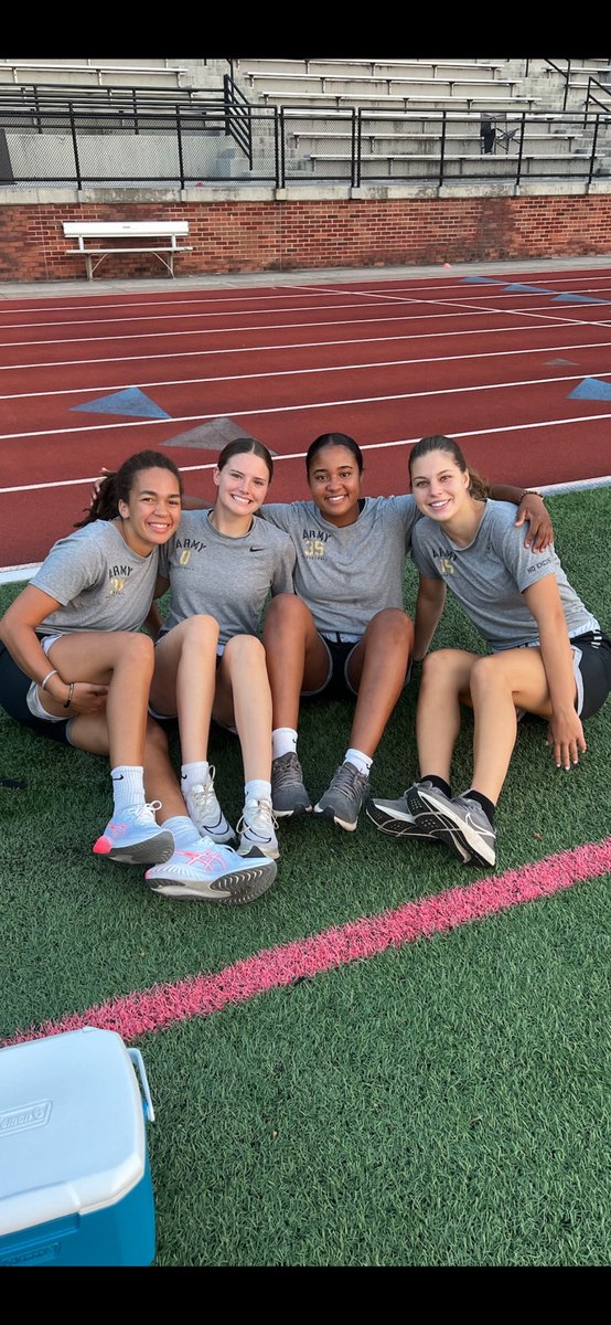 CoachTraversi's tweet image. This group has attacked the first 3 days. @WestPoint_USMA we fight on with a fierce mindset and a plan in place. As our staff hits the road for recruiting, we’re looking for great teammates who match that ambition,  &amp;amp; desire to be challenged (battle-tested &amp;amp; stronger for it) #nrt