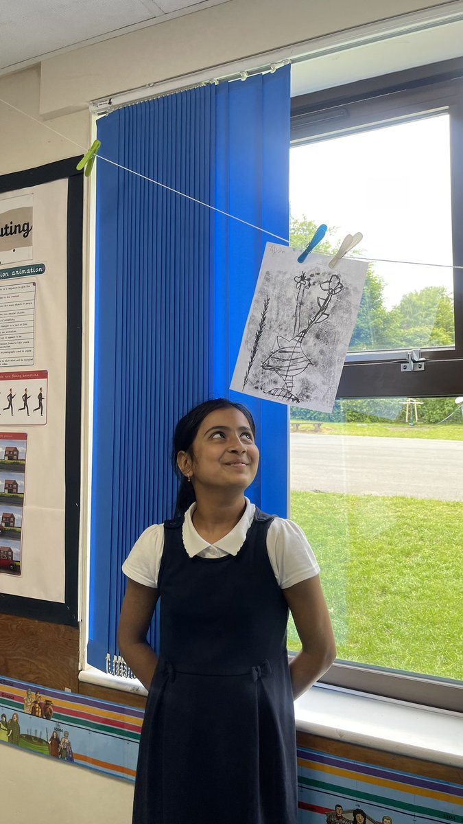 5Batley's tweet photo. A delightful afternoon was spent immersed in art, as parents joined us to sketch and then monoprint in the style of William Morris 🌸🌿 https://t.co/0KdK36L1j6