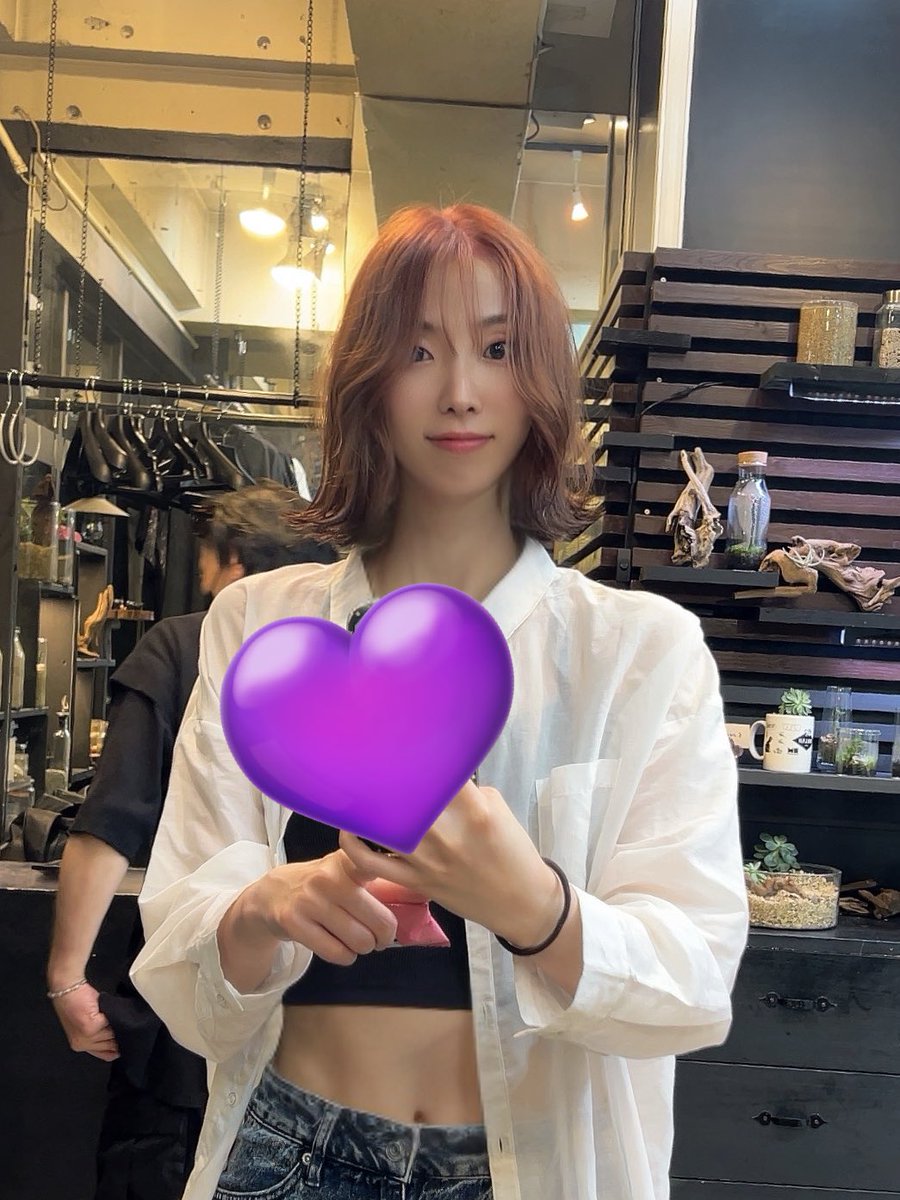 Aimi_o212's tweet photo. そろそろ美容院行かないとってことで、
昨日行ってきました😊

NEWHAIR✨️

いつもいつも素敵にして下さってありがとうございます🫶

髪型変えると気分も変わる💜
明日からまた頑張ろっと🥰 https://t.co/Bry46zcQXJ