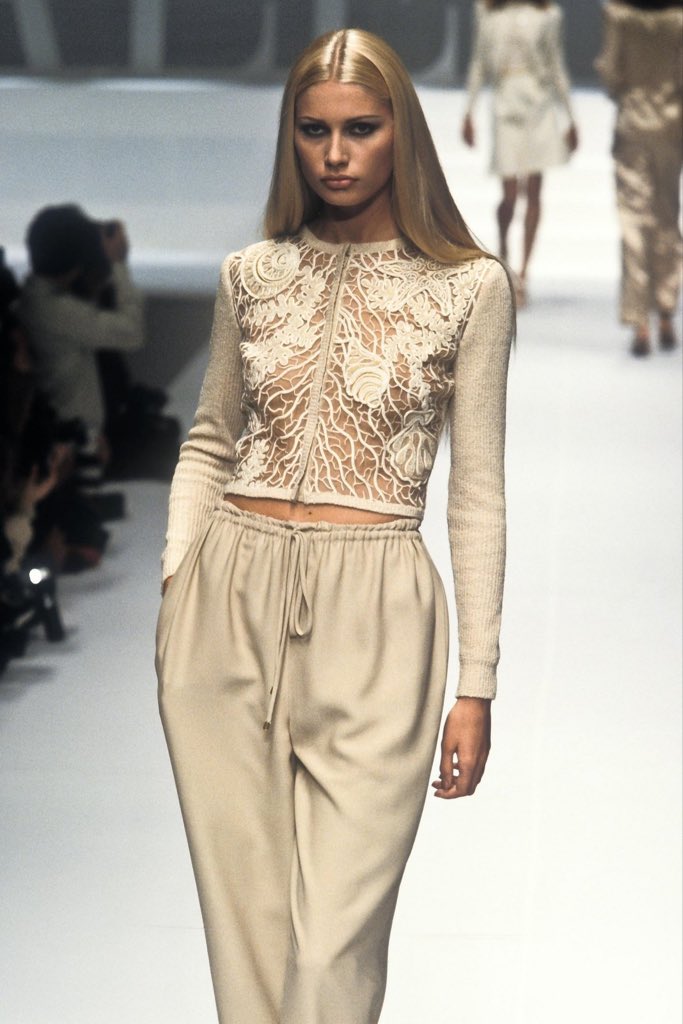 Yvesaintgirl's tweet photo. Valentino Spring 1996 https://t.co/MWA3SVMARh