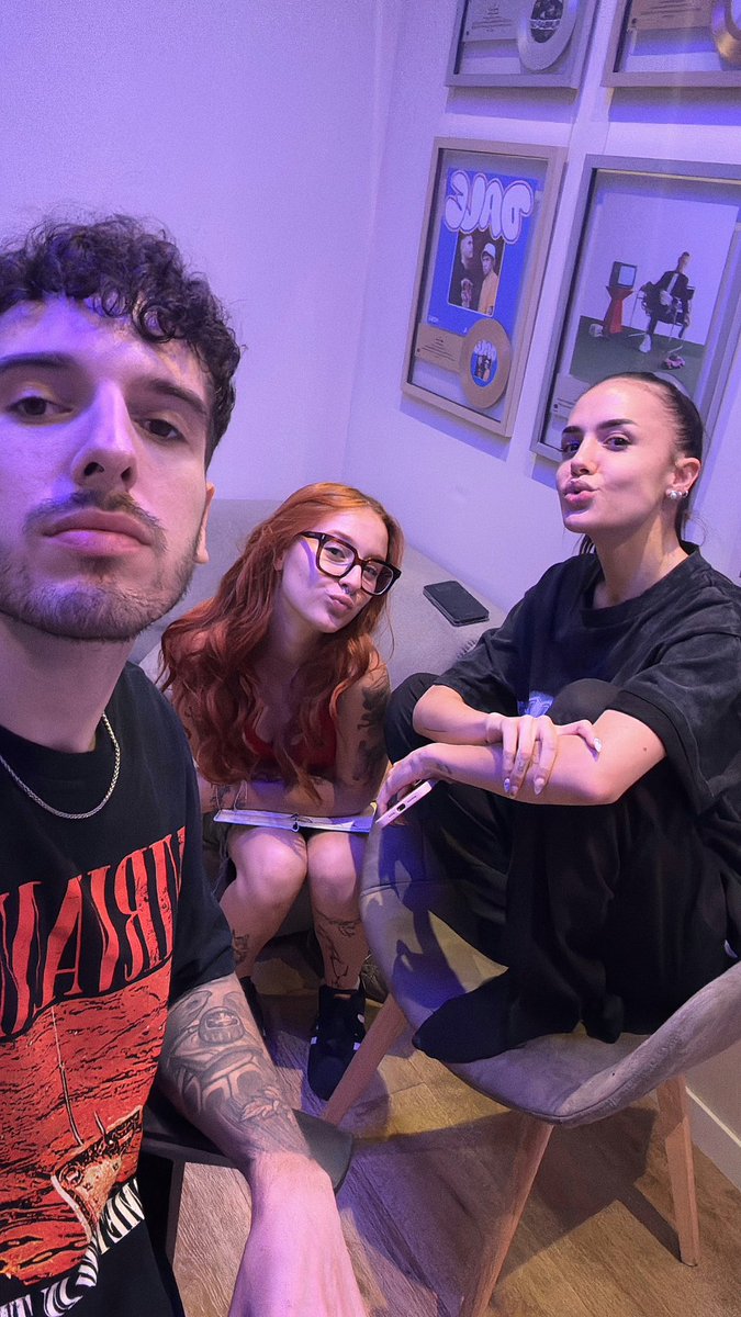 PabloRouss's tweet photo. tremendo hit el de hoy con estas dos 🫂
@Ruslaanaaaa @celiadail https://t.co/IvTTC9TnUC