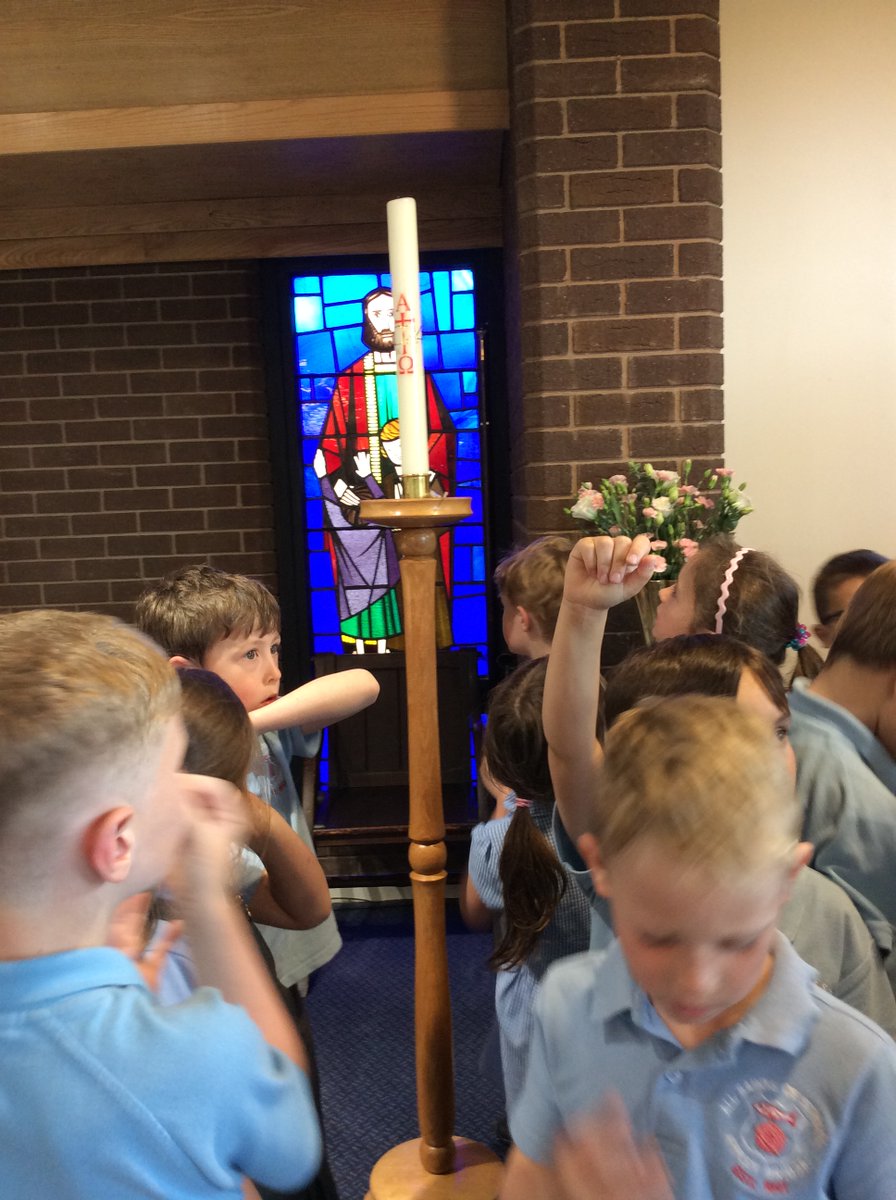 AppleySaintsCE's tweet photo. #ABASY2 have been to All Saints C of E Church to have a good explore at all of the things we talk about during our Religious Education lessons @WN6_Mums @StandishVoice @FriendsPrimary @ShevCommunity @BDBofE @CidariEducation @cofelancs @standish https://t.co/h9kKbXtMwH