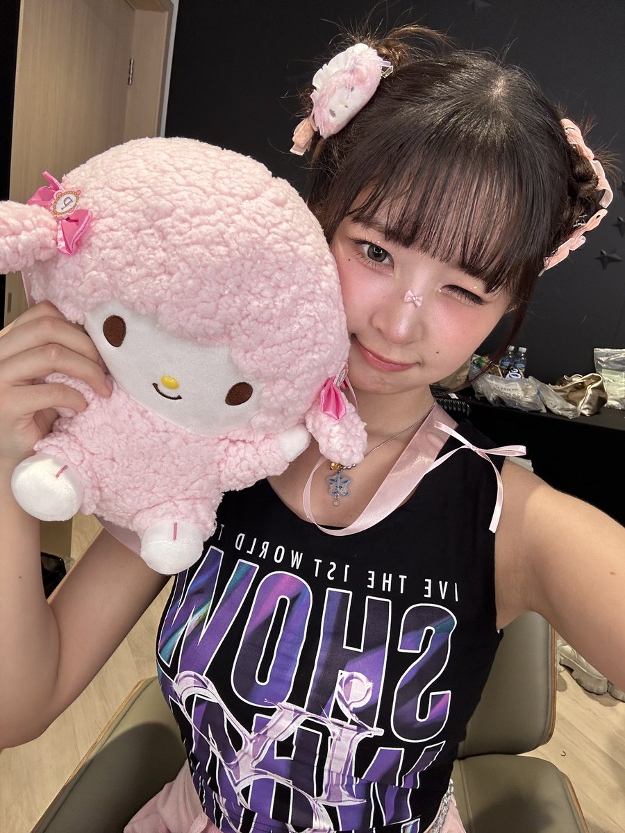 💭 . .𓍼 just had the most magical day at my favorite place: the 𝗽͟𝗶͟𝗮͟𝗻͟𝗼 studio. the moment felt like stepping into a dreamland. my fingers danced across the keys with such 𝘦𝘭𝘦𝘨𝘢𝘯𝘤𝘦, creating melodies that filled the room with warmth and 𝗷𝗼𝘆 ───   ۫ ︵ ׅ ࣪ ⊹