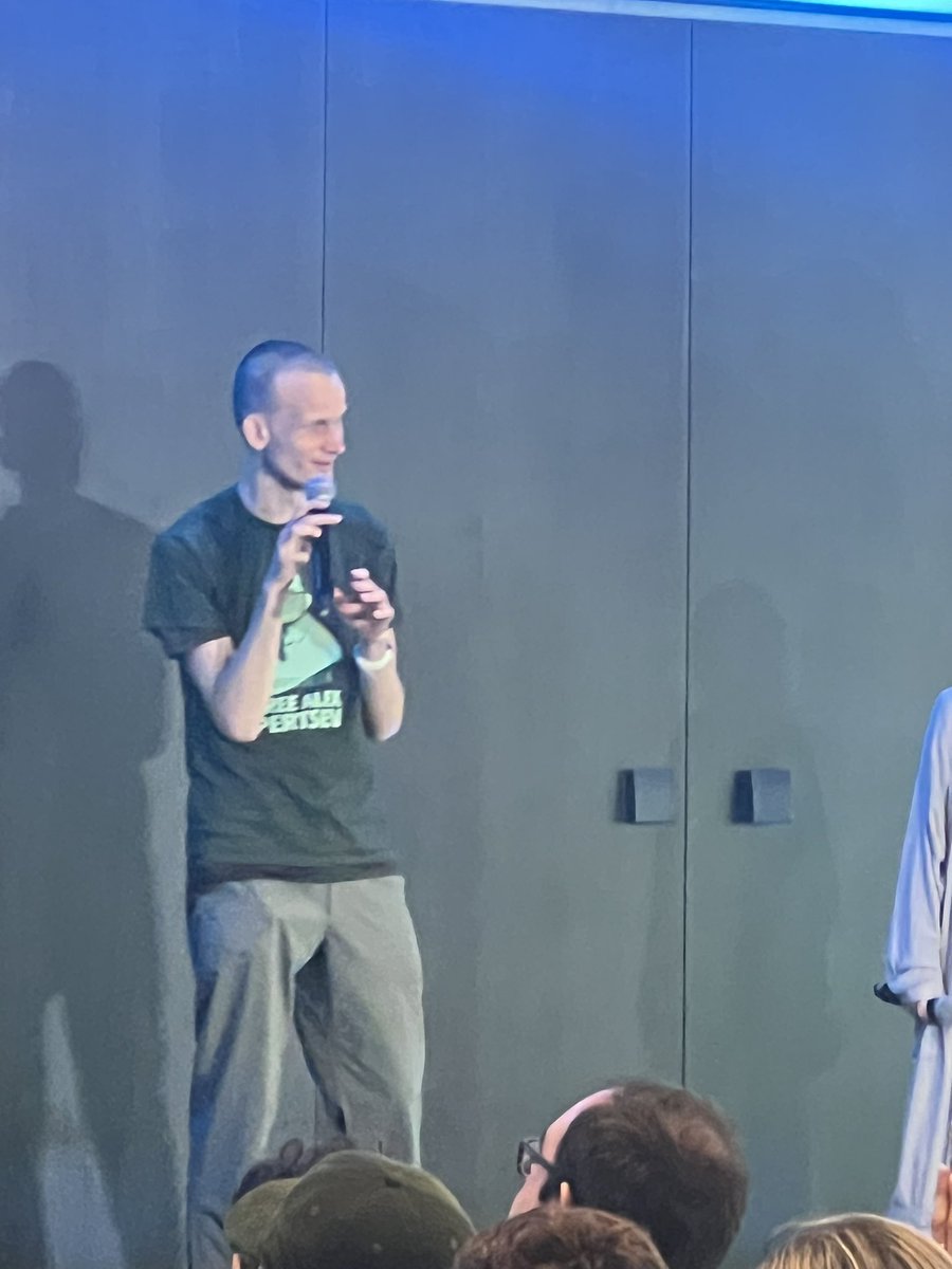 Packed house @ Rollup Day by <a href="/alt_layer/">AltLayer</a> 

<a href="/VitalikButerin/">vitalik.eth</a> : “Using the greater Ethereum-verse should not feel like you’re jumping between 40 different blockchains. 
It should like you’re using Ethereum” 🔥 

Also covering: L1 improvements, recovery from 51% attacks &amp; more