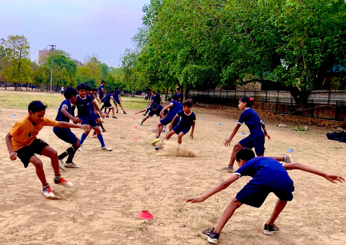slumsoccer's tweet photo. Strive’s community-based, Delhi project is creating a safe space for the children and youth of R.K. Puram, where they are not only learning #football skills but also gaining valuable life lessons to shape their present and future development.
😊⚽️
#striveindia https://t.co/clxejY0ztG