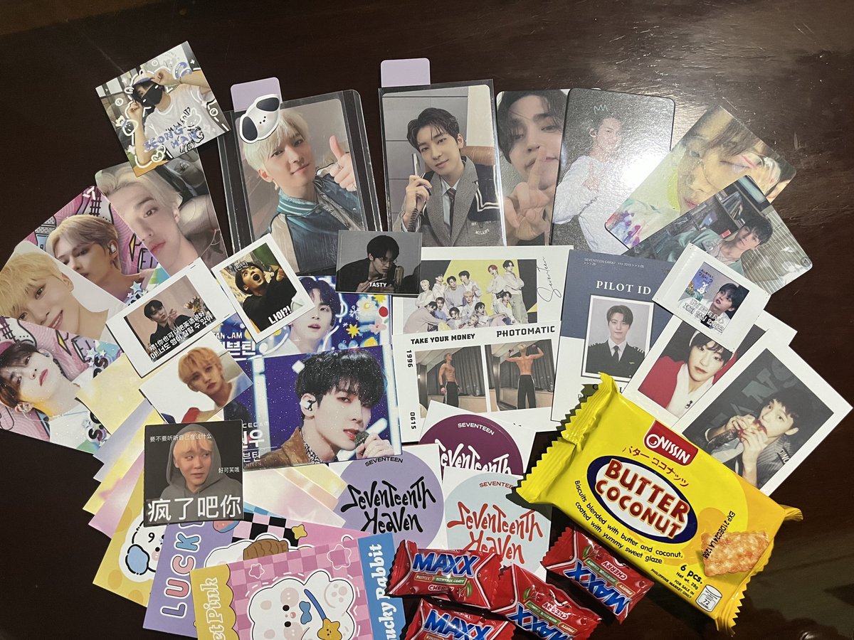 jww_717x's tweet photo. My baby finally got home 🥹🫶🏻 Thank you so much ate @zceinrys sa freebies na may kaunting photocard HAHAHAHA will definitely buy again 💗💗

#zcproofs_ #leg8 #notscammer #reyal #22o https://t.co/vNfSZjcrEp