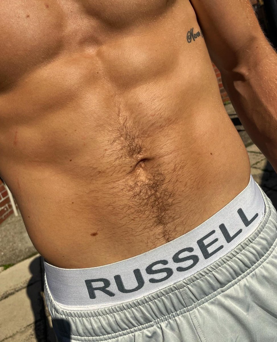 JoeRuss3ll's tweet photo. RUSSELL boxers out now!

@RUSSELLsbyJR https://t.co/33vBYXjheA