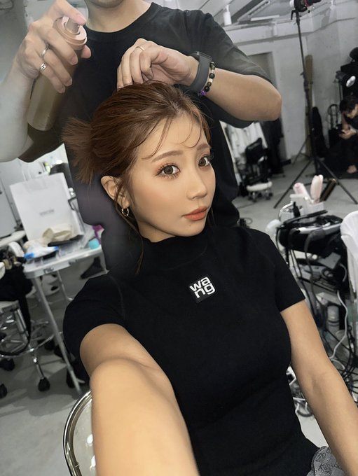 撮影おわり📸 いろんなメイクで可愛くしてもらった🤍  きょうもおつかれさまでした✌🏾 https://t.co/NEe0DSshtj