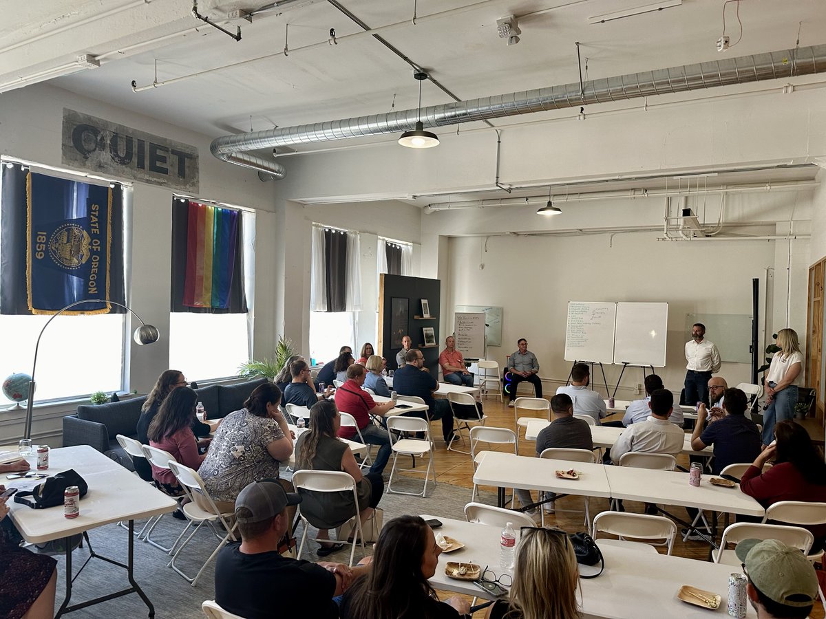 TitusTalent's tweet image. We had such an amazing time connecting, learning, and growing together as an EOS community at the very first We Run On EOS event in Portland! Thank you to everyone who made it out. 🎉Shoutout to all of the EOS Implementers who made this event a success!

#TitusTalent #WeRunOnEOS