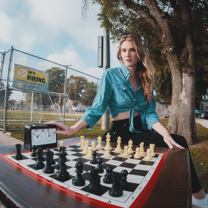 Wanna play a game? ♟️😜 #Chess #playwithme #gameface https://t.co/PX4lVH5uBz<a href="/tag/chess"class="tags">#Chess</a><a href="/tag/playwithme"class="tags">#playwithme</a><a href="/tag/gameface"class="tags">#gameface</a>