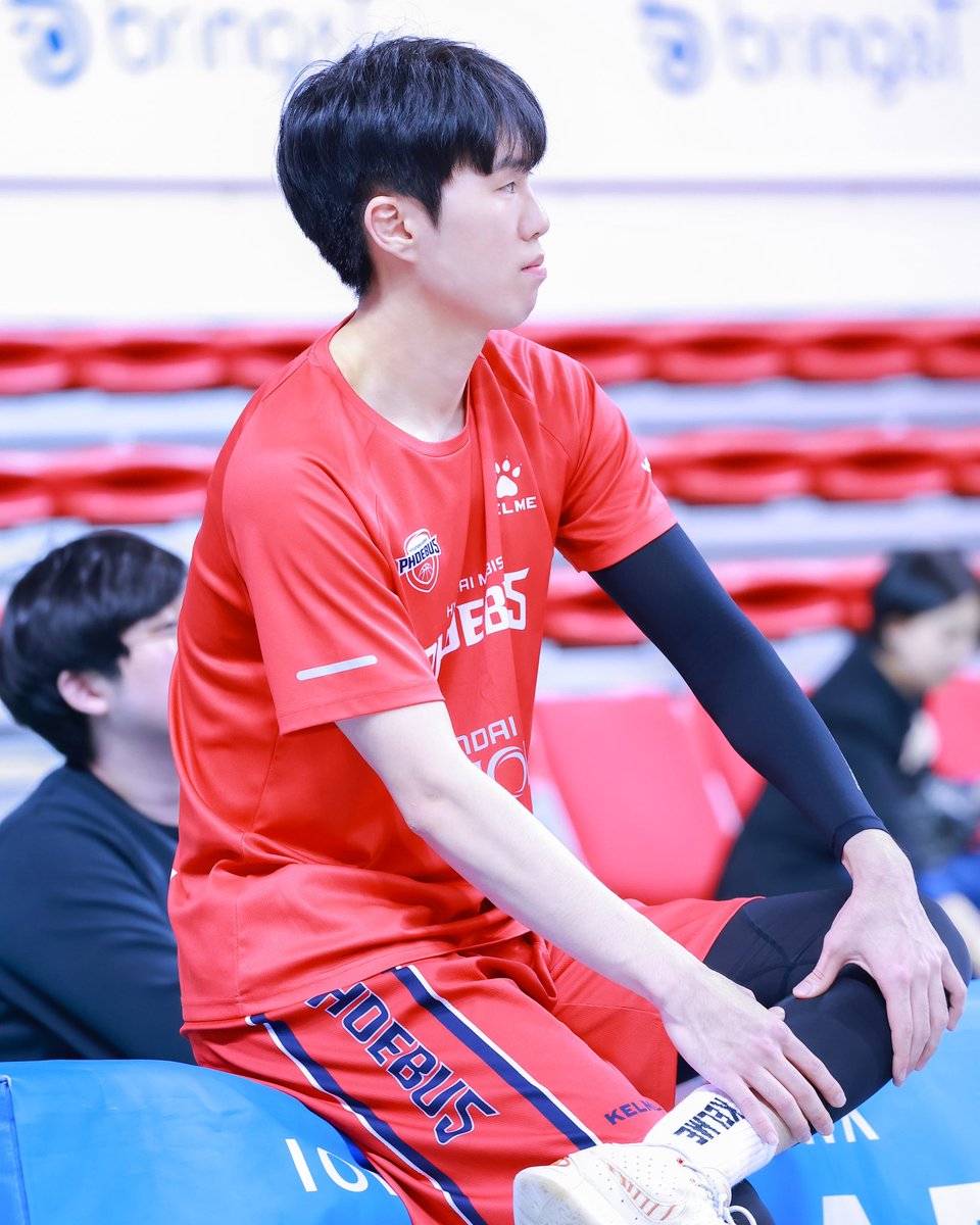 정신없는 하루가 끝나지 않아 늦었지만 생일추카합니다 ~ 🫡🎁🥳 오늘 하루 마지막 기억까지 누구보다 행복했으면 좋겠어요 오늘 빈 소원이 이루어지기를 !!🍀

#이우석