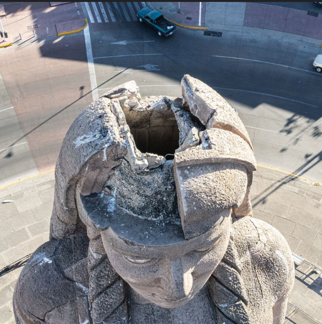 Jnlomeli's tweet photo. 1. 🇲🇽 La Patria herida

🔍 Desde hace un año persigo esta historia. 

Abro 🧵