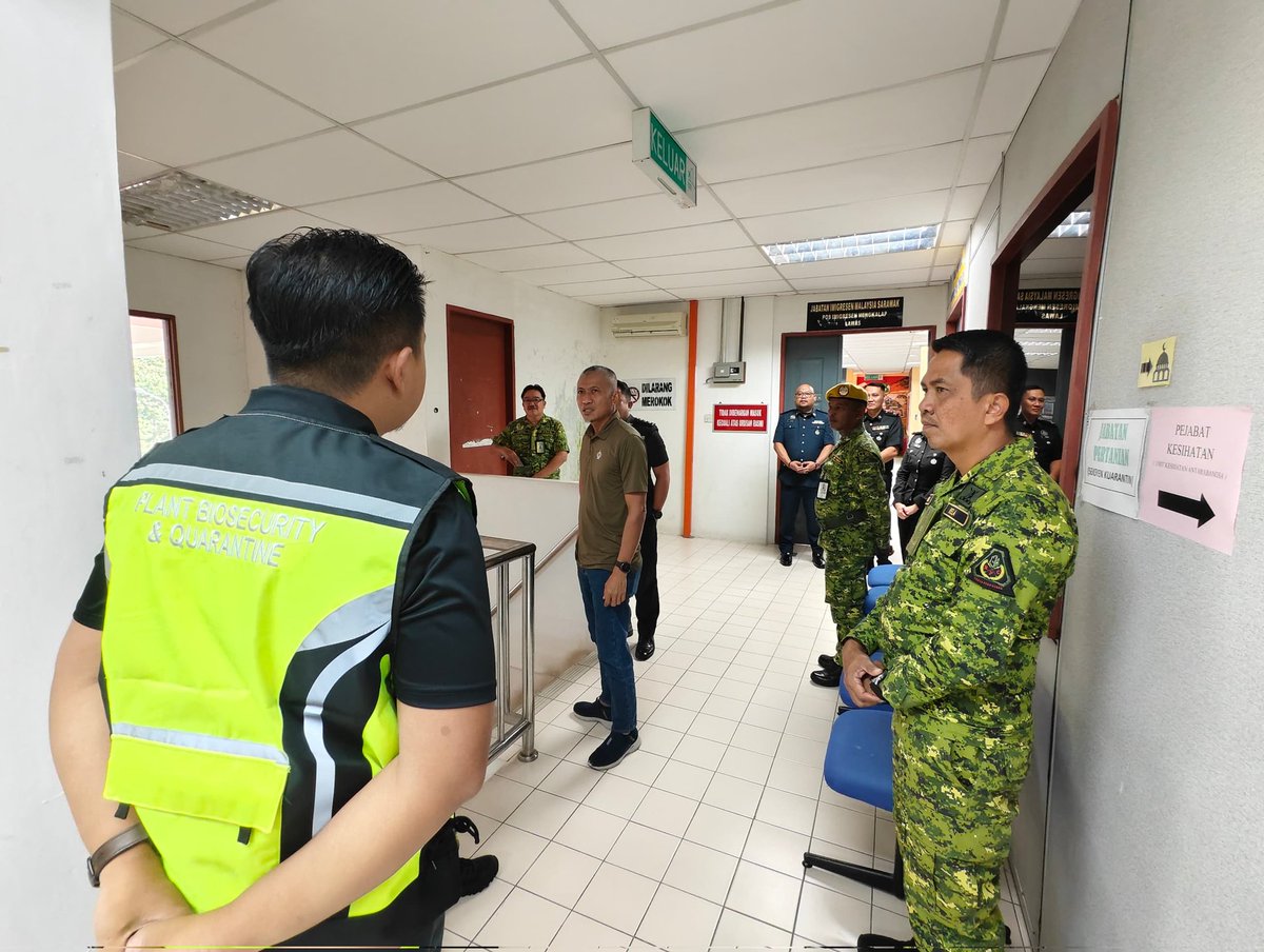 LAWATAN KERJA YBHG DATUK KPjR YAHYA BIN SULAIMAN, KETUA PENGARAH RELA MALAYSIA KE POS KAWALAN IMIGRESEN MENGKALAP, LAWAS

TARIKH : 10 Julai 2024 (Rabu)
MASA : 0910 pagi 
TEMPAT : Pos Kawalan Imigresen Mengkalap, Lawas

<a href="/relamalaysia/">relamalaysia</a> <a href="/abgzulfikar/">𝕬𝖇𝖆𝖓𝖌 𝖅𝖚𝖑𝖋𝖎𝖐𝖆𝖗 🇲🇾🌸</a>